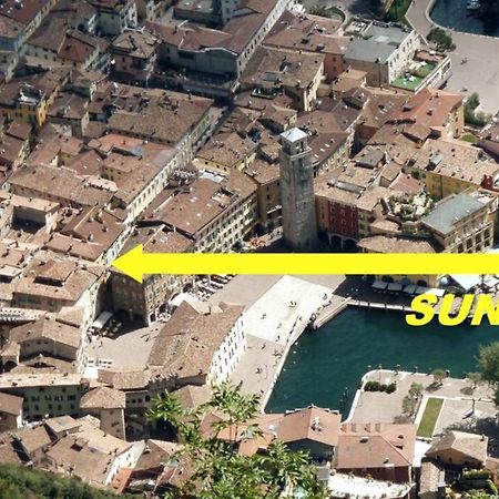 Appartamento Sunrise - Centro Storico N2 リーヴァ・デル・ガルダ エクステリア 写真