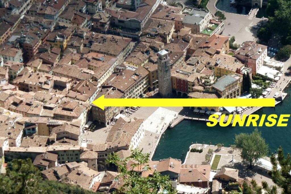 Appartamento Sunrise - Centro Storico N2 リーヴァ・デル・ガルダ エクステリア 写真